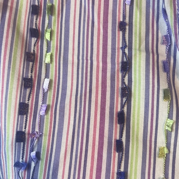 Petite Medium 3/4 sleeve button down blouse. Perfect spring and summer blouse - Picture 4 of 6